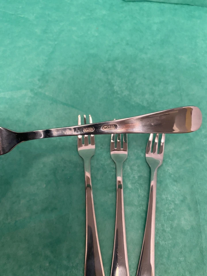 Juego de cuatro tenedores de postre World 423 cubiertos de acero inoxidable para cócteles y mariscos Foto 3 de 4