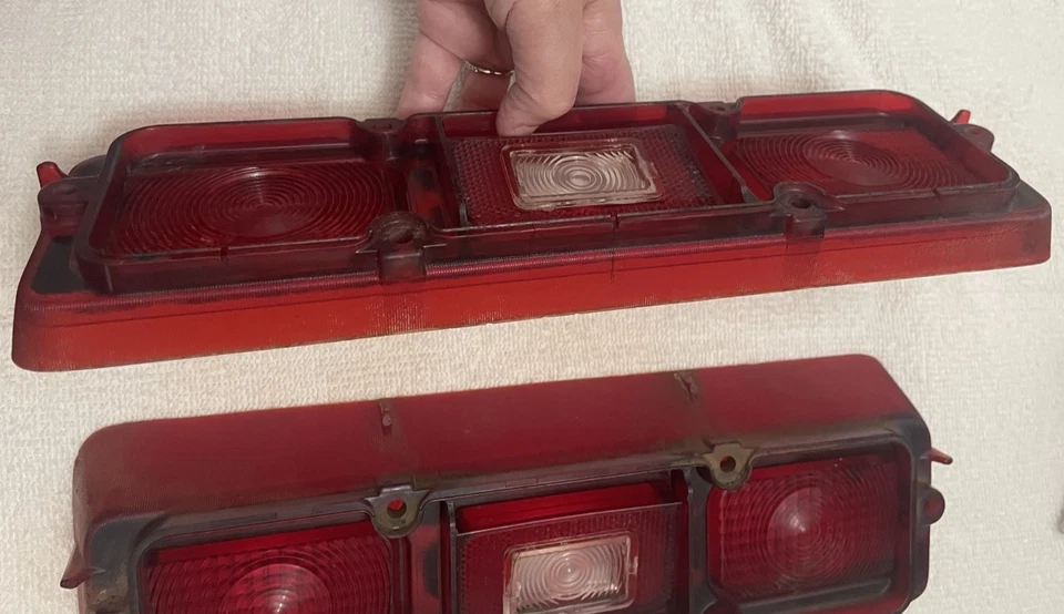 Pontiac LeMans 1968 luz trasera lente izquierda y derecha bonito sin grietas OEM Foto 3 de 4