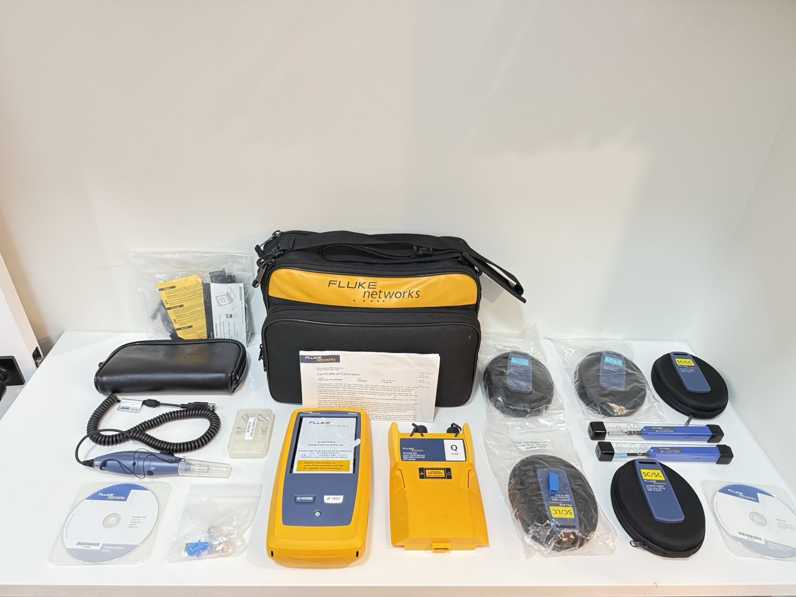 FLUKE NETWORKS VERSIV OPTIFIBER PRO OTDR KIT W/ QUAD OTDR MODULE & ACCESSORIES