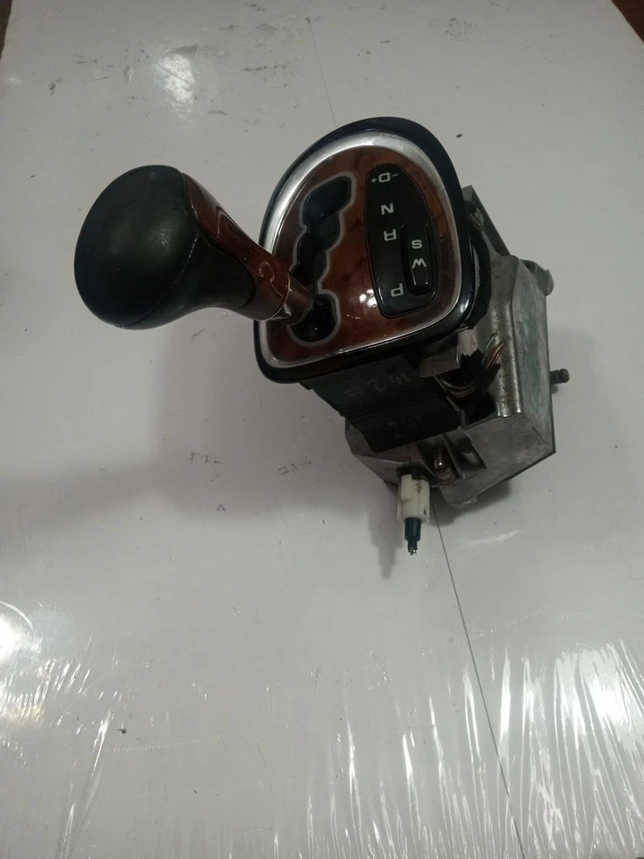 A2202570924 2001 Mercedes-Benz W220 S500 Floor gear selector Assembly 2202570924 - Image 4 of 4