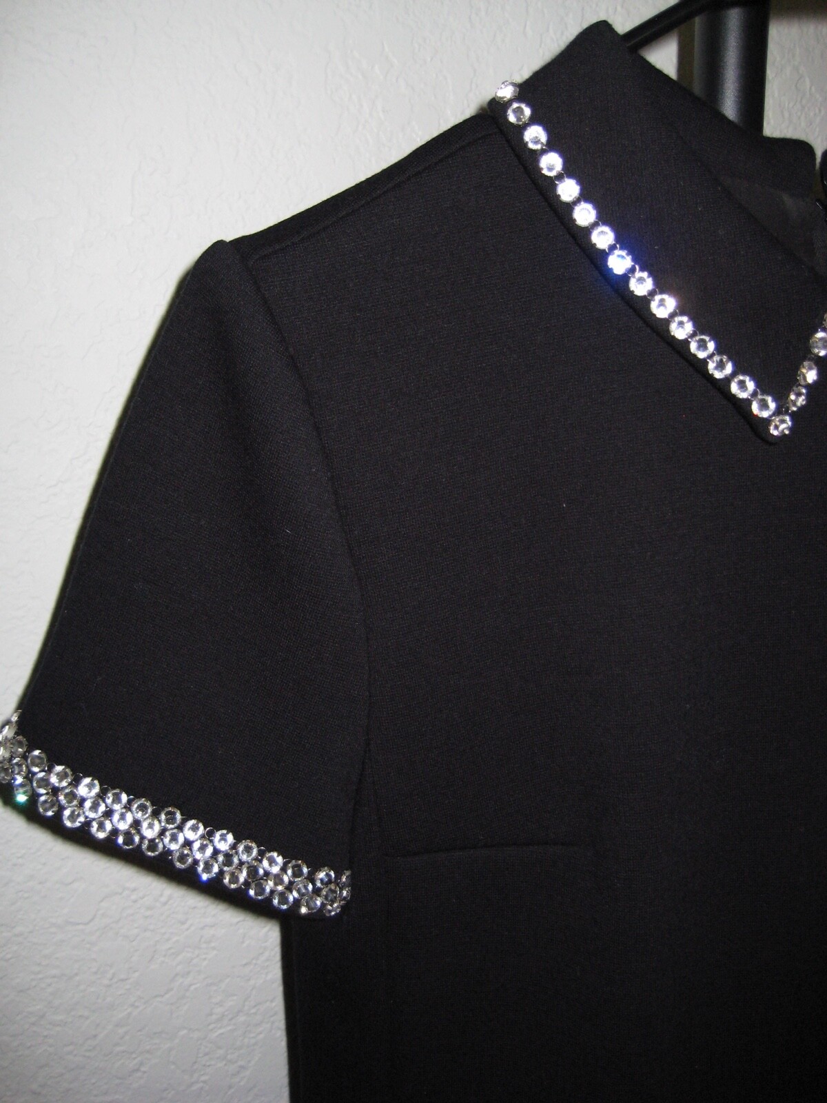 Mini abito stile anni '60 lana nera Saint Laurent con dettaglio cristallo 36FR