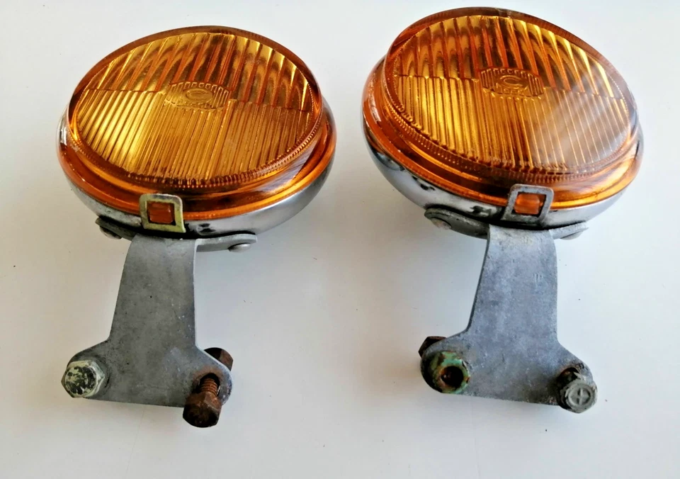 deux anciens petits antibrouillard ou clignotants de moto harley Davidson etc - Photo 4/4