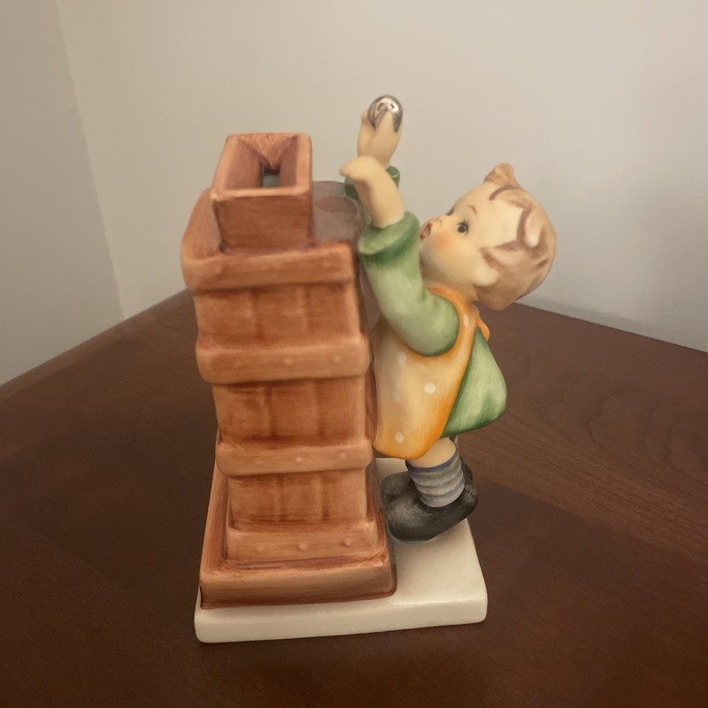 Goebel Hummel  Little Thrifty Coin Bank With Key  118 Mint, No Crazing