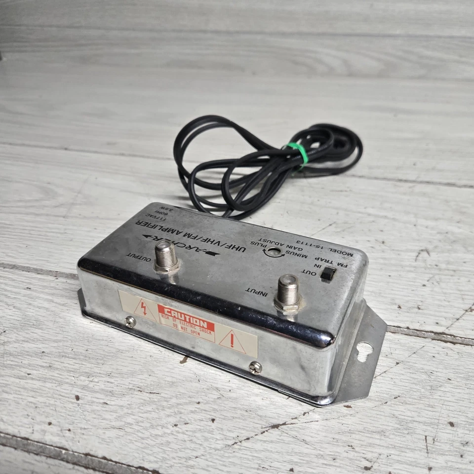 VINTAGE ARCHER UHF/VHF/ FM AMPLIFIER 15-113A - Image 4 of 4