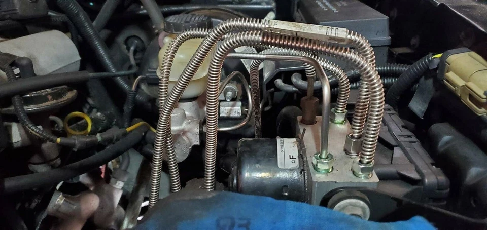 Kit de línea de freno delantero para Ford Ranger 1998-2001 con 4x4 AWABS acero TKT9842OM Foto 2 de 4