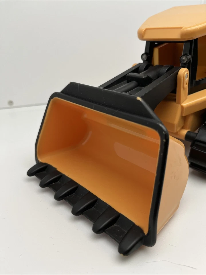 Bulldozer de juguete amarillo con licencia John Deere a pilas TOMY H0514Q00 EX2-5AZ Foto 3 de 4