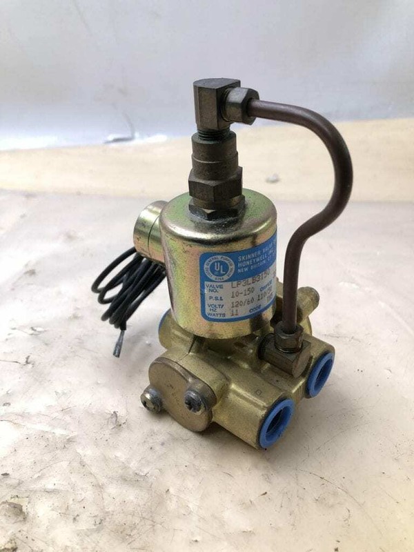 Honeywell Skinner LP3LB3150 3/8" 3-Way Brass Solenoid Valve 10-150PSI 110/120PSI