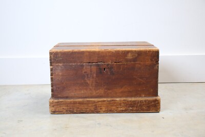 U.S.A ヴィンテージ 木箱 vintage wooden box Vintage Wood Box With Handle and Closure Latch / Painted Rustic