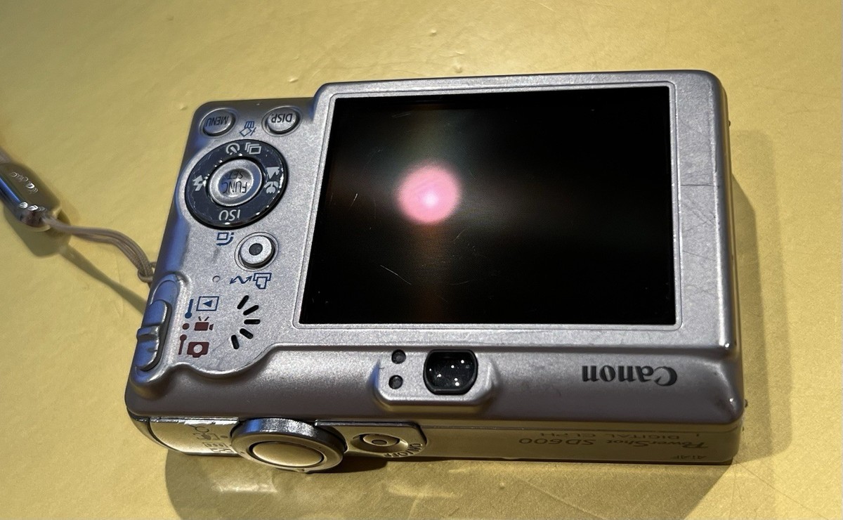 READ* Canon PowerShot SD600 6MP Digital Elph Camera 3x