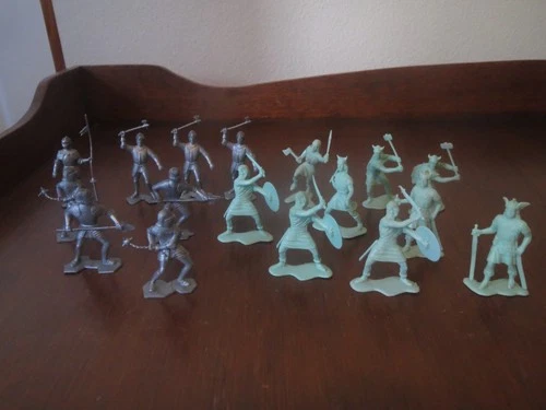 Marx Vintage 54mm Lot 9 Light Green Vikings and 8 Silver Knight Figures