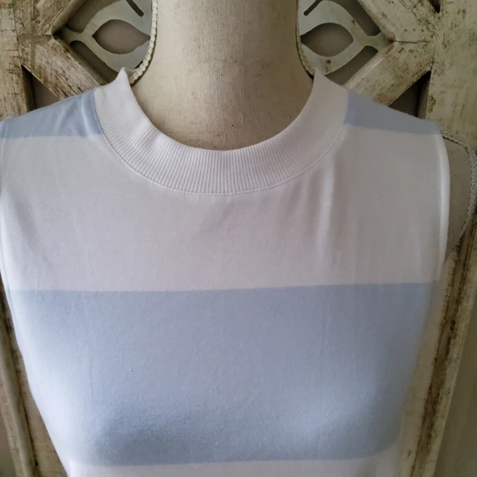 Camiseta sin mangas Andrew Marc Sport Rugby tejida a rayas cuello redondo cuadrada azul Foto 4 de 4