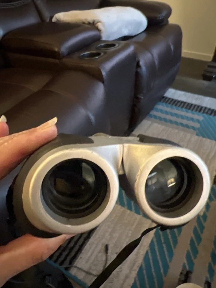 L.L. Bean Discovery Binoculars 8x25 Compact Portable with Strap – Works Great - Image 2 of 4