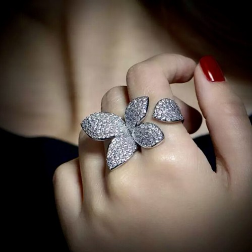 Precioso anillo de flores grandes enchapado en oro blanco de 18k hecho con piedra de cristal de Swarovski - Imagen 4 de 26