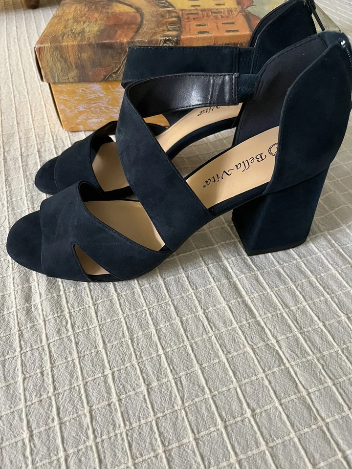 Bella Vita Suede Shoes Zippered Back NIB - 11 - Image 3 of 4