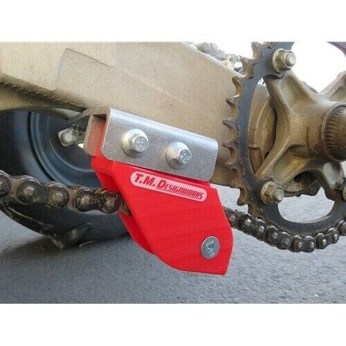 専用★ディフリシング TM Designworks Rear Swingarm Chain Guide W. Mount Bracket Red YFZ