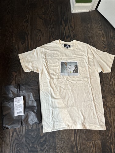 A24 Priscilla Music Polaroid T-Shirt Größe M Limited Edition Ausverkauft - Bild 1 von 4