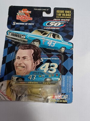 Richard Petty 1/64 5 Decades of Petty Issue Date 1961 #43 1960