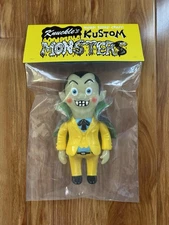 Headlock Studio Mr Blood DCON 2025 Sofubi DRACULA GLOW Monster Knuckle RARE!