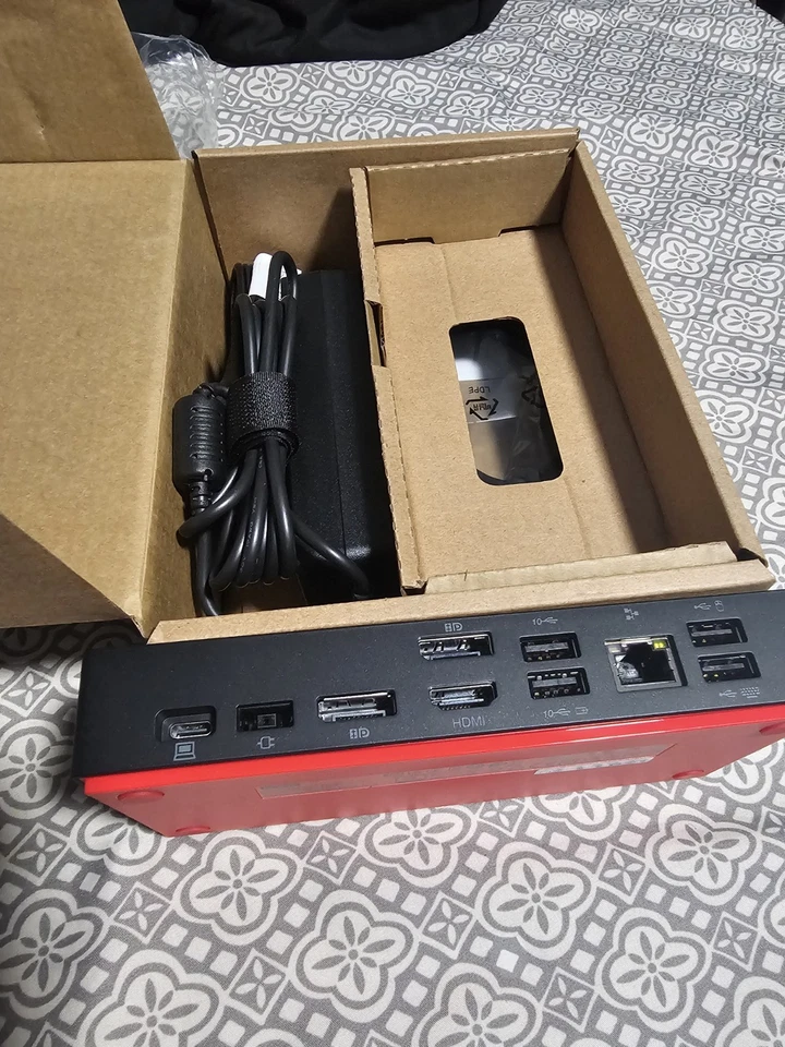 Thinkpad Universal USB C Dock - Image 2 of 3