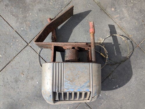 Vintage FORD DELUXE Underdash Heater Core Car Part Untested Restoration/Display - Picture 2 of 17