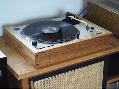 Technics SL 1200 ターンテーブルフレーム ターンテーブルフレーム Technics SL 1200 レコード付き Technics SL