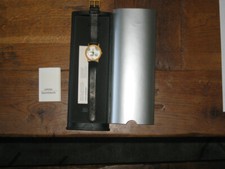 Armbanduhr Mercedes Benz  Design goldfarbig rostfrei ungetragen.