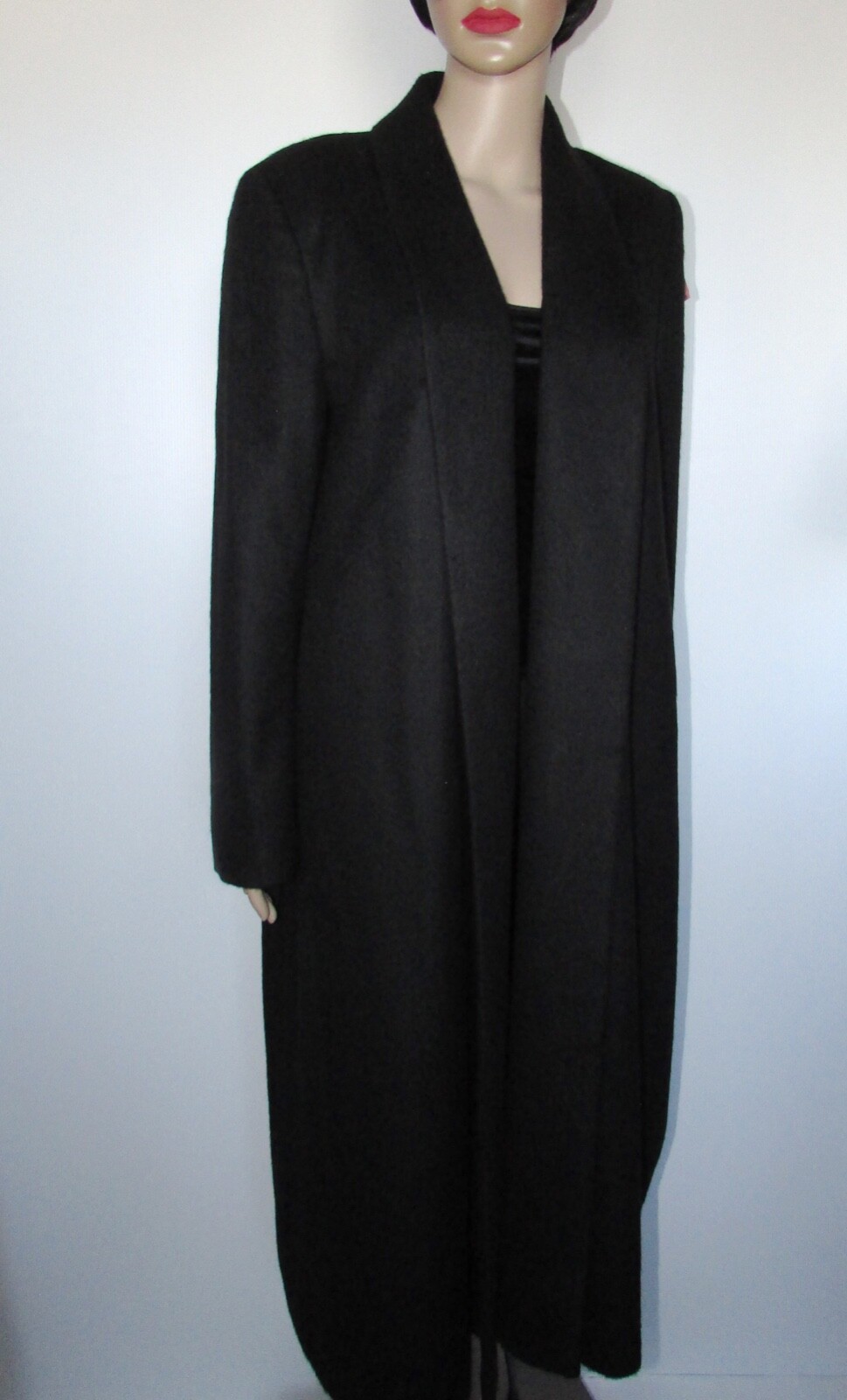VINTAGE MAGNIFIQUE INCA'S PERU BLACK ALPACA  LONG  STRAIGHT COAT    SIZE TAG  M image 3