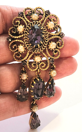Broche prendedor vintage ornamentado tono dorado púrpura estrás imitación perla filigrana 3,25 pulgadas - Imagen 2 de 14