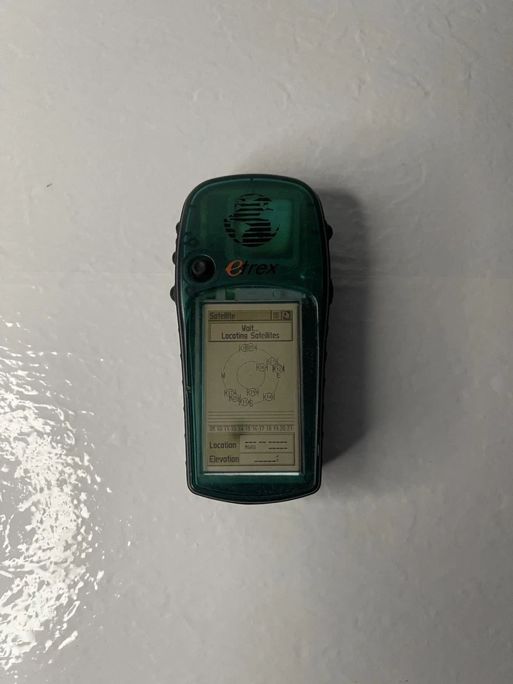 Garmin etrex Venture Portable Handheld Pocket GPS Hiking Geocaching - Green - Image 2 of 4