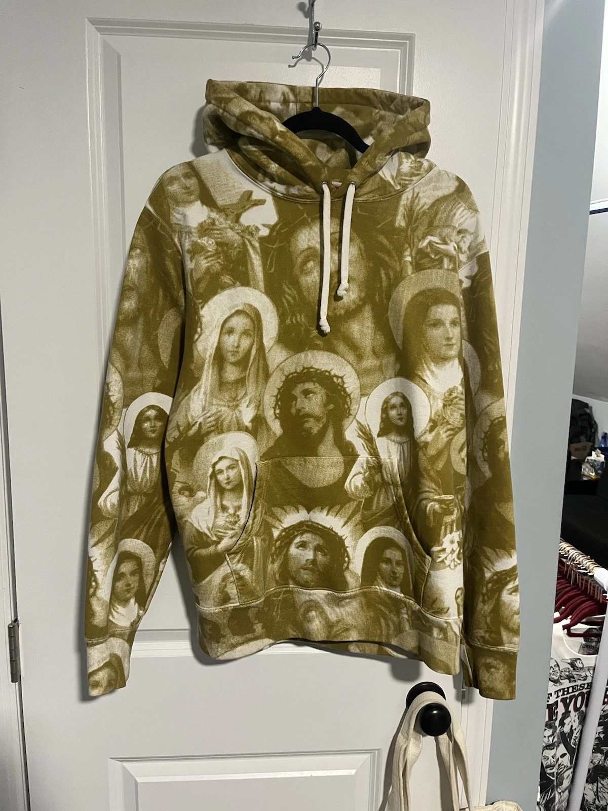 SWEATSHIRT À CAPUCHE IMPRIMÉ MARIE ET JÉSUS SUPRÊME TAILLE MEDIUM