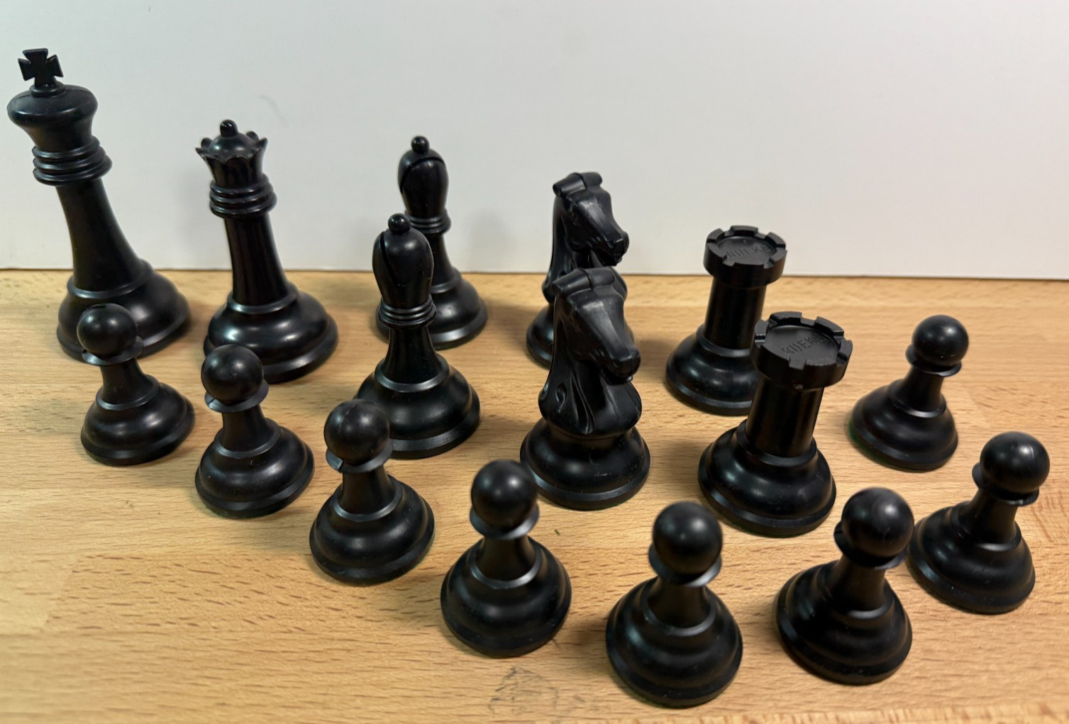 DRUEKE Extra Heavy Chess Piece Butterscotch Black 3 5/8" King Players Choice Box