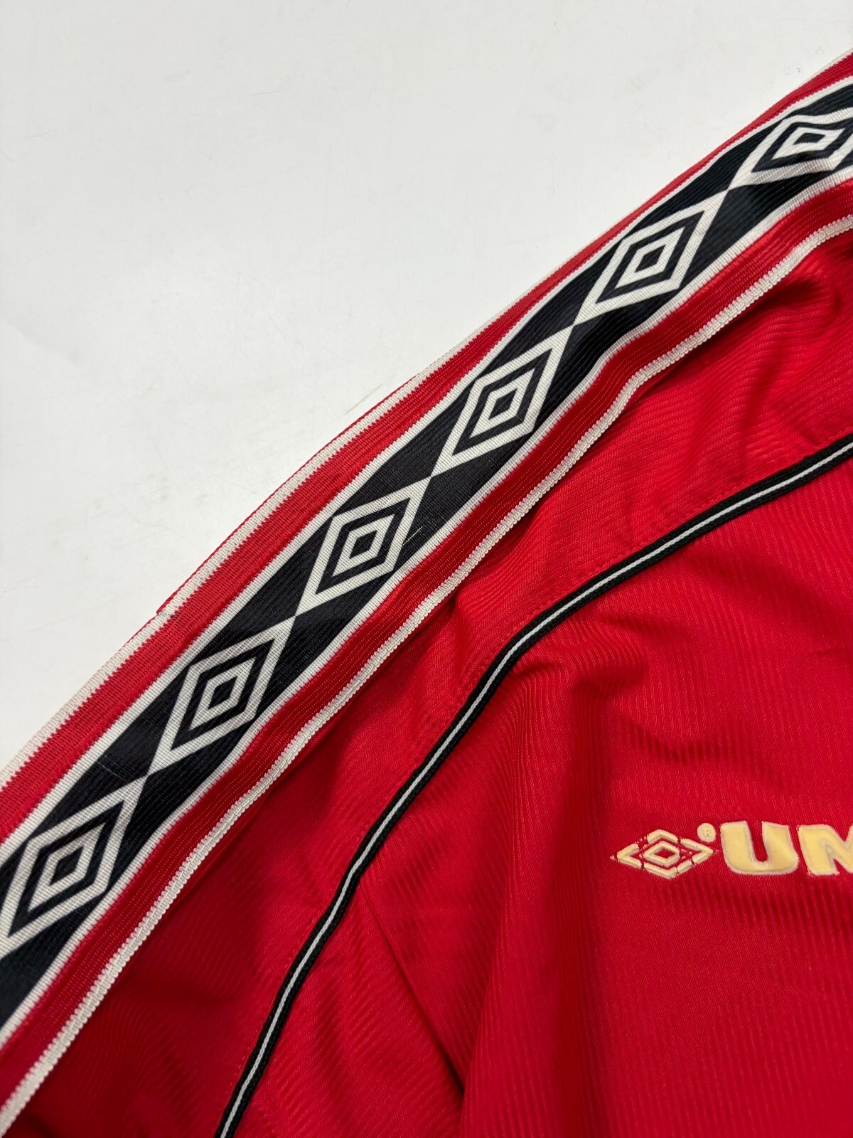 Manchester United 1998-00 Home Kit by Umbro