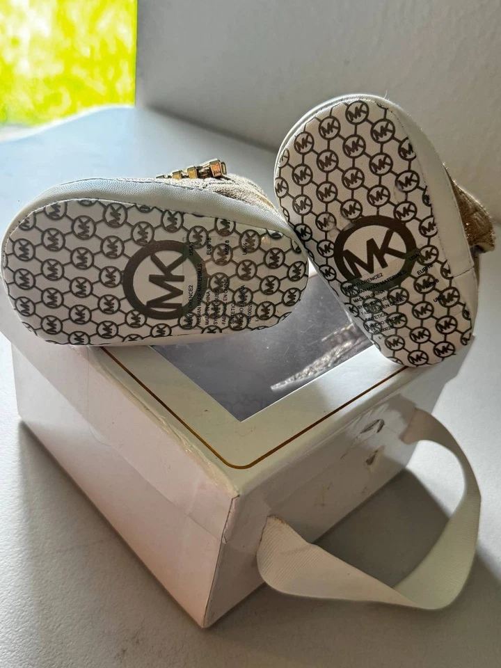 Zapatillas altas Michael Kors Baby Florence2 doradas - Talla US 1 gamuza - Nuevas Foto 3 de 4