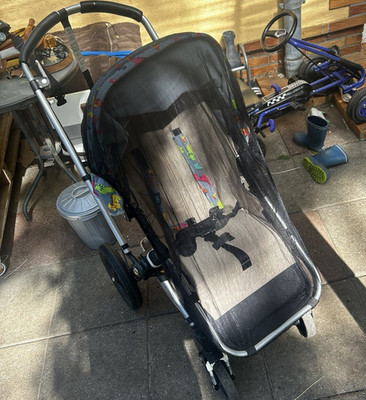 Bugaboo Kombikinderwagen grün/beige, faltbar, Höhenverstellbar, 2verdecke. 