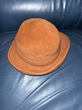 Vintage Women  s Madcaps Brown Hat Green Paris New York Rare