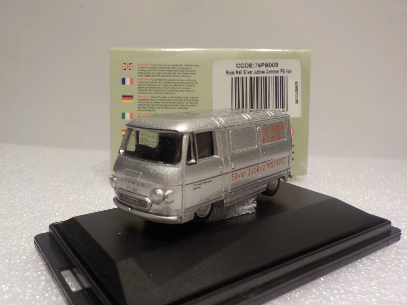 Model VAN, Commer PB  -  SIVER  Jubilee  Royal Mail Oxford Diecast 1/76