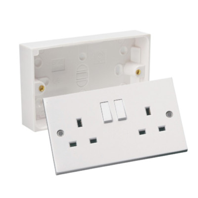 13A Doppelsteckdose 2-fach mit geschaltetem Stecker & 25mm Patress Back Box 
