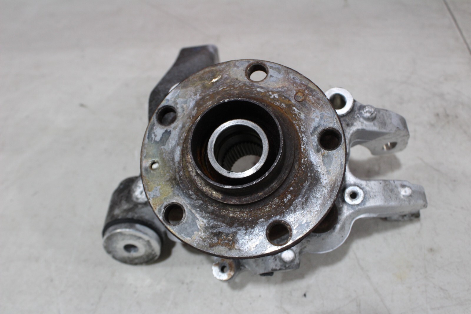 2006 BENTLEY CONTINENTAL FLYING SPUR RH REAR STUB AXLE