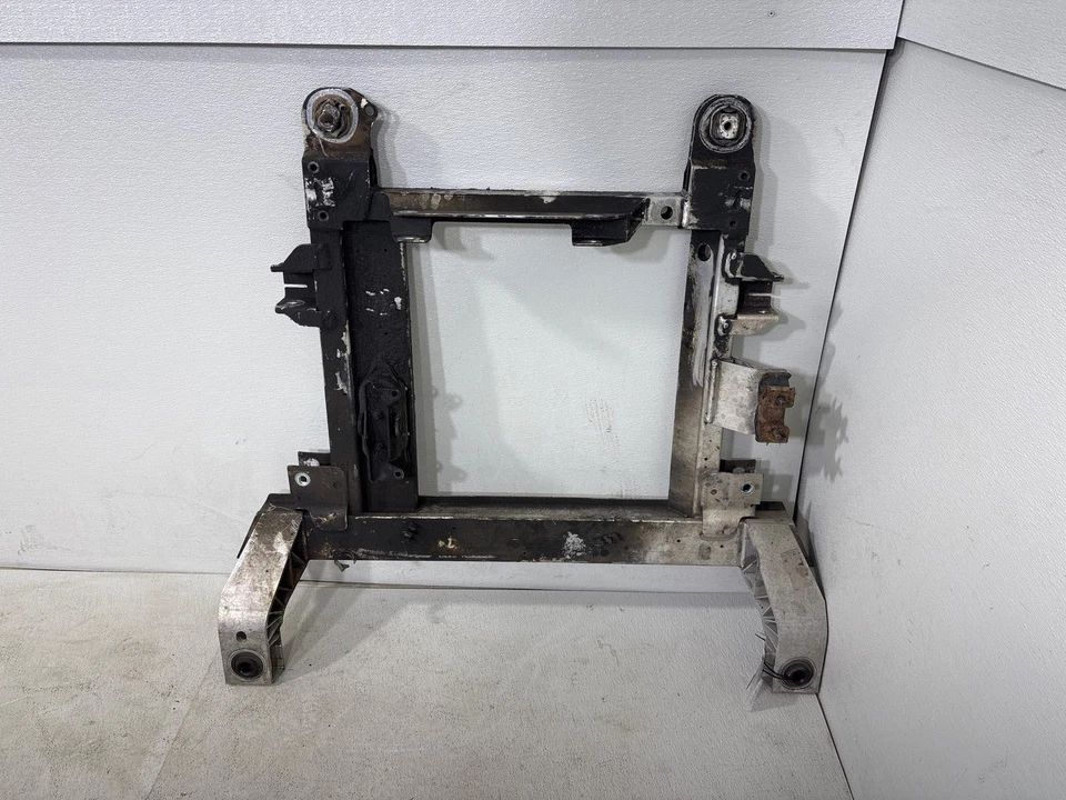 Pontiac Grand Prix Buick Lacrosse 2005-2008 cuna travesaño delantera 3,8 L Foto 4 de 4