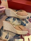 Valentino Garavani Nude Patent Leather Peep Toe Wedge Sandals Size 39.5 — photo 6