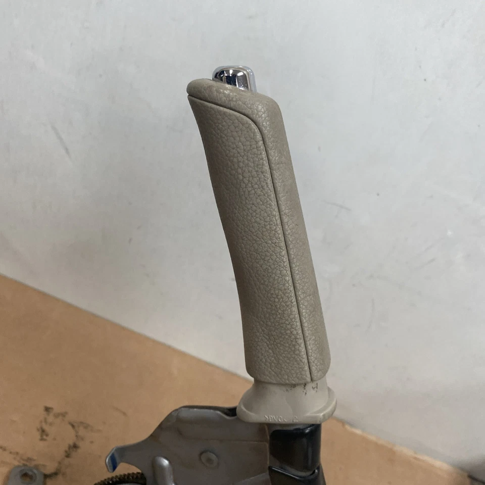 Subaru Impreza WRX STI 2008-2014 manija de freno de estacionamiento de emergencia freno eléctrico 5828 Foto 3 de 4