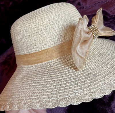 Damen Stroh Sonnen Hut WIE NEU STRASS Schleife Krempe; Somm; Url; Strand; Hochze
