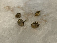 Vintage 14K Solid Yellow Gold Seashell Stud Earrings