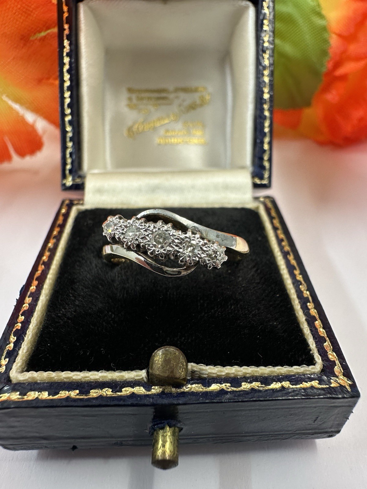 18ct/platinum Diamond 5 Stone Ring. size M. 3g