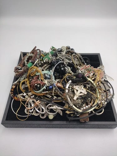 Bulk Lot Estate Vintage to Modern Mix 1 LB WEARABLE Costume Jewelry 44