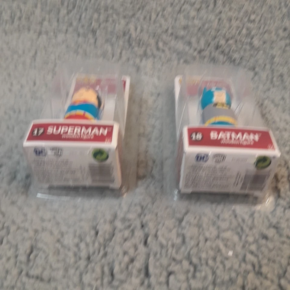 Figura de madera DC Batman #18 & Superman #17 B" Pinmate BiFBang Pow! Lote de 2 2016 Foto 2 de 4