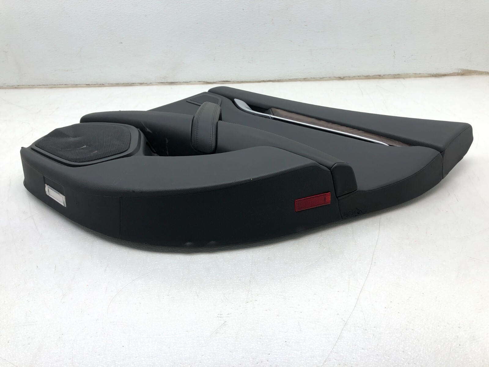 2014-2019 MASERATI GHIBLI SQ4 RIGHT PASSENGER REAR INTERIOR DOOR PANEL OEM.