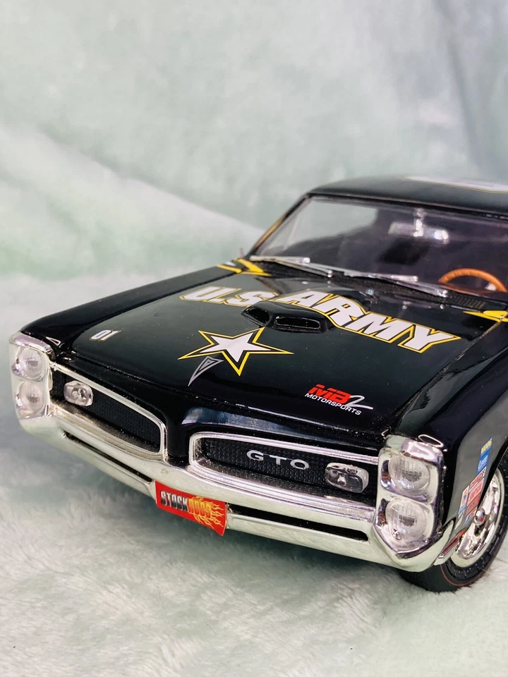 Ertl - Racing Champions NASCAR 'StockRods' 1:18 Jerry Nadeau 美国陆军 1966 GTO — 第 2/4 张图片
