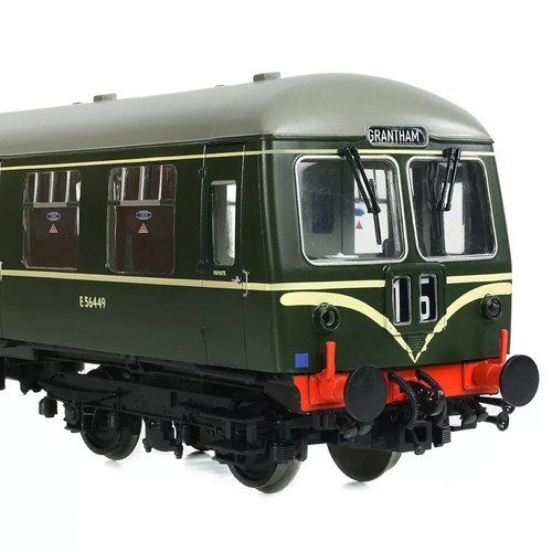 Bachmann 31-326B - OO Gauge Class 105 2 Car DMU BR Green Speed Whiskers - Picture 2 of 11