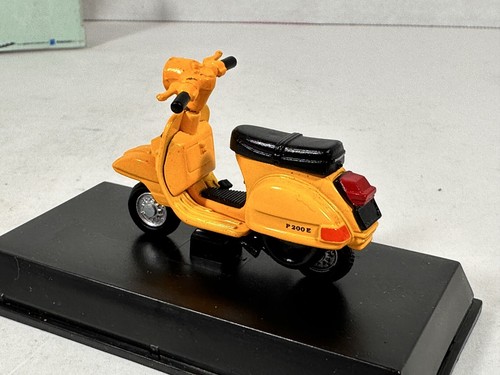 1978 VESPA P200E Vintage 1:32 Scale Model in Original Display Case/Box Piaggio - Picture 3 of 12